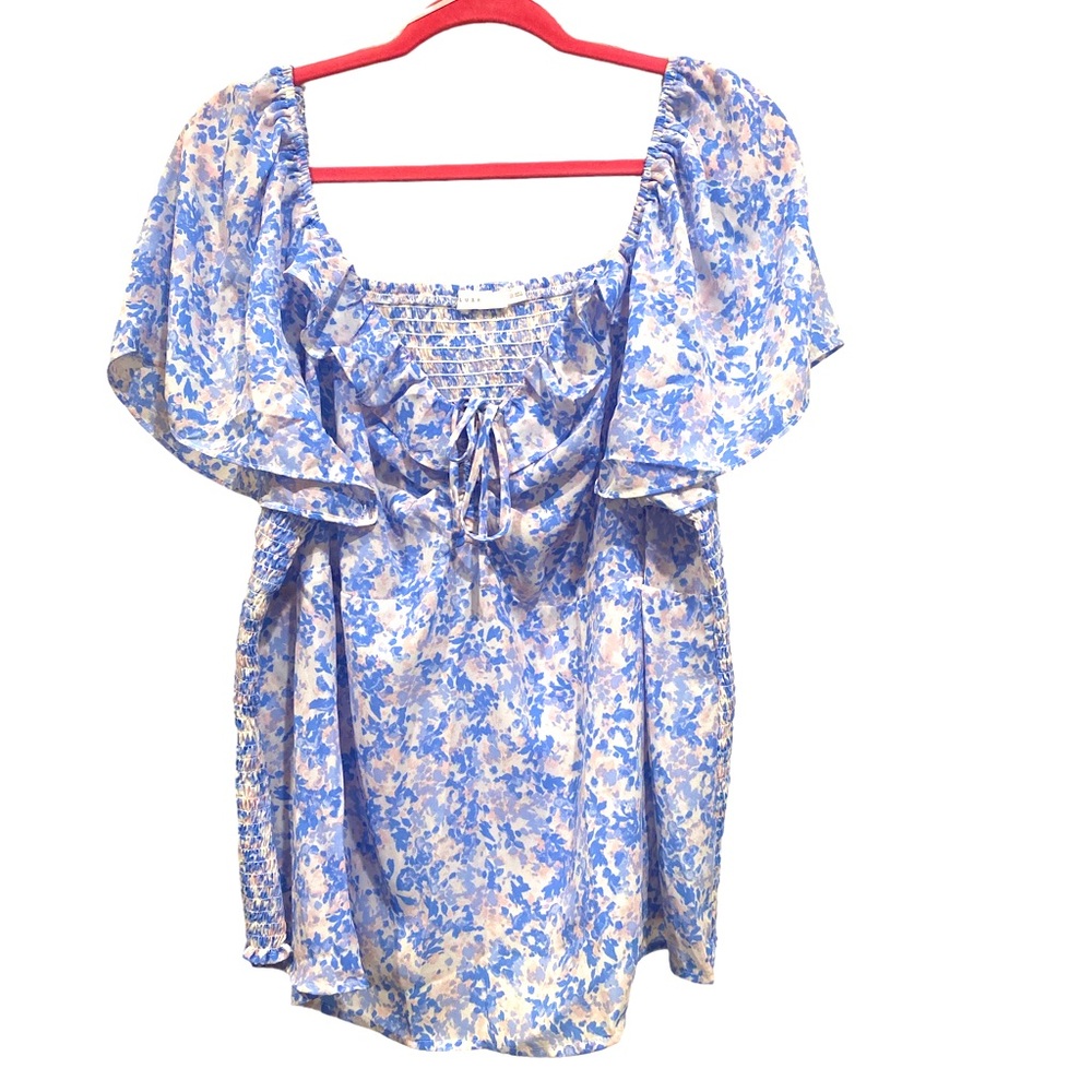 NWOT Lush floral blouse short sleeve